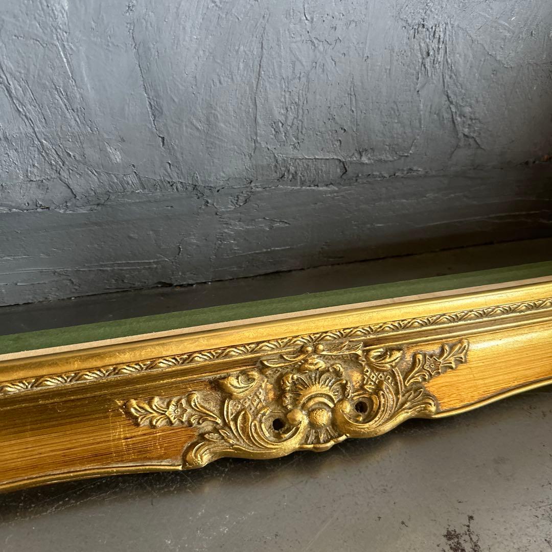 ゴールド アンティークフレーム 大きめ　ディスプレイなどに❣️