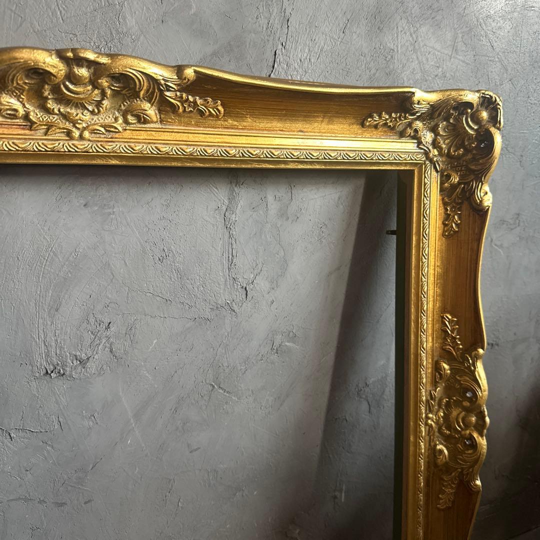 ゴールド アンティークフレーム 大きめ　ディスプレイなどに❣️