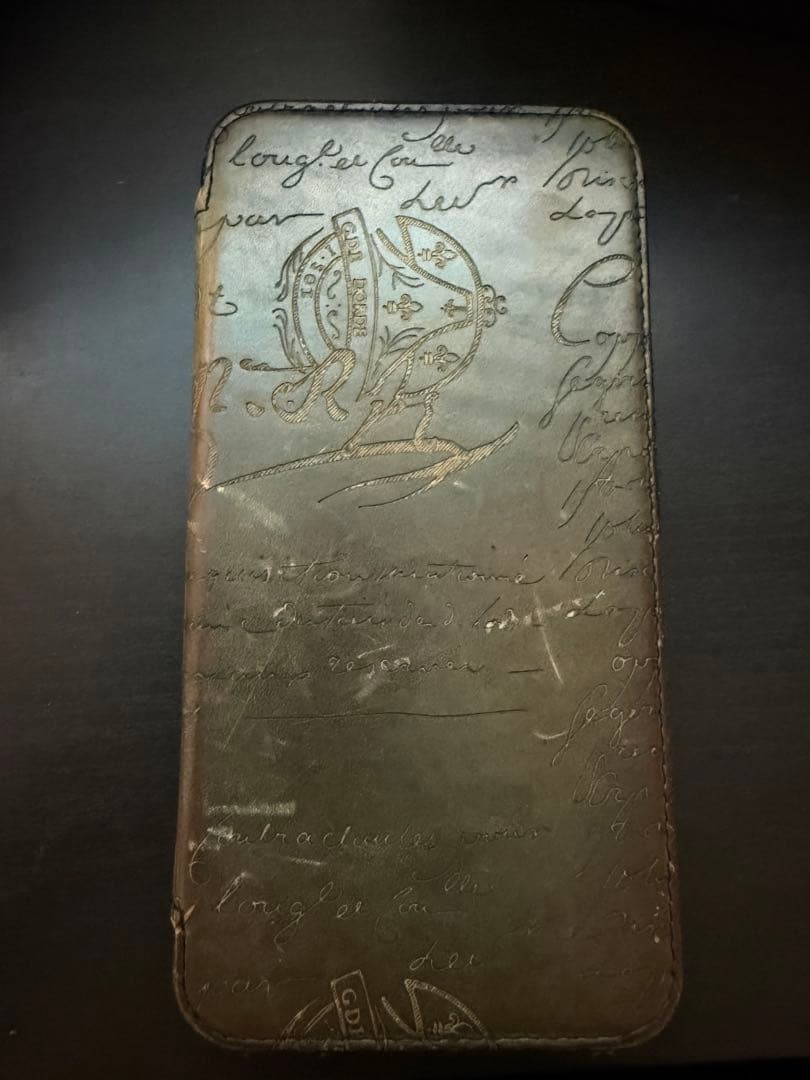 ベルルッティ iPhone用手帳型ケース