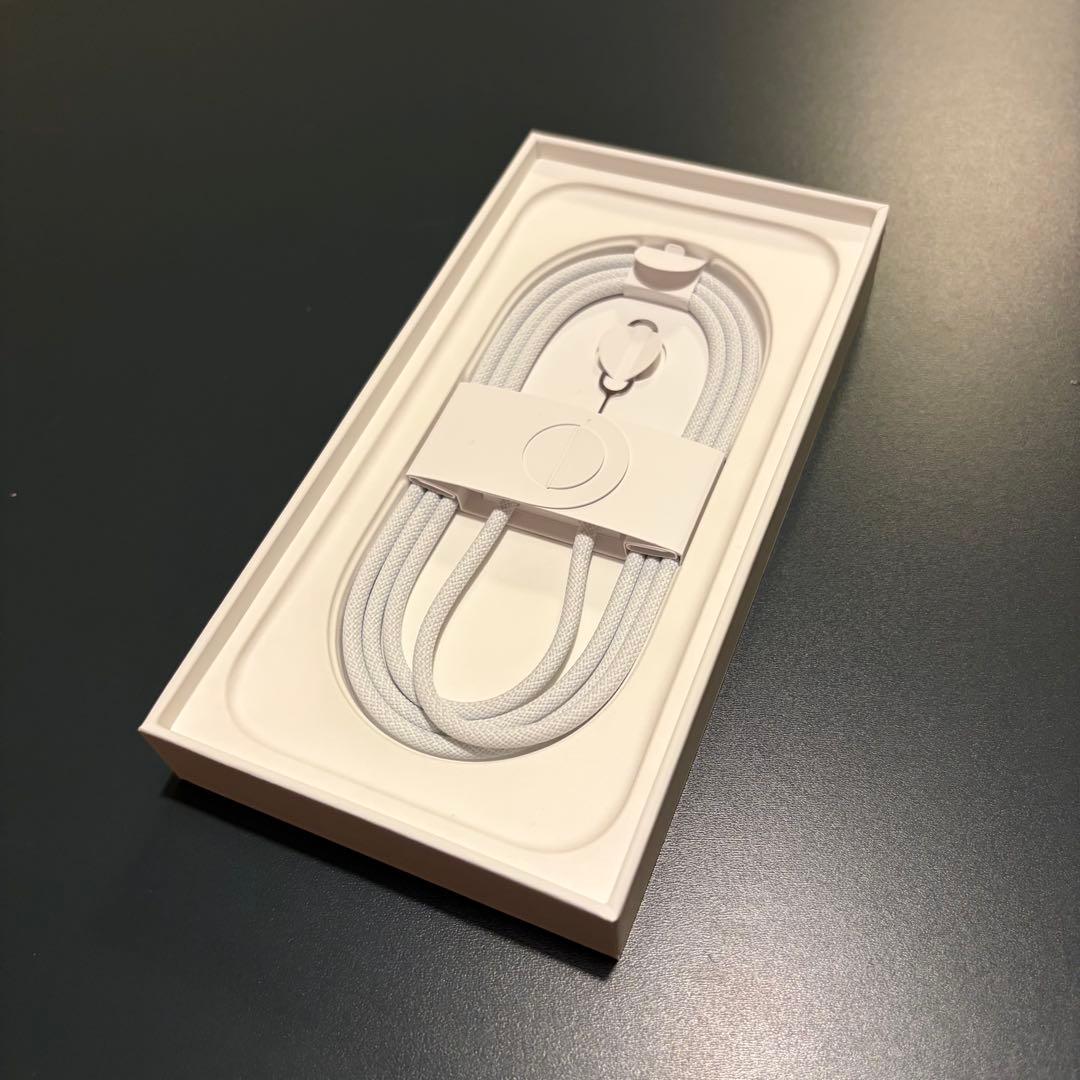 Apple iPhone 16 128gb ホワイト 本体　おまけ付き