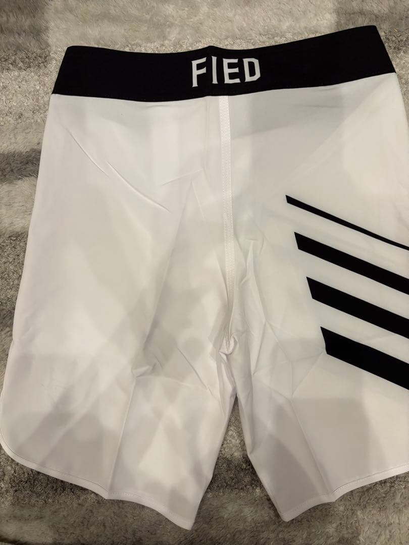 FIED ファイド　サーフパンツ　水着 サイズSホワイト ストライプ　フィジーク