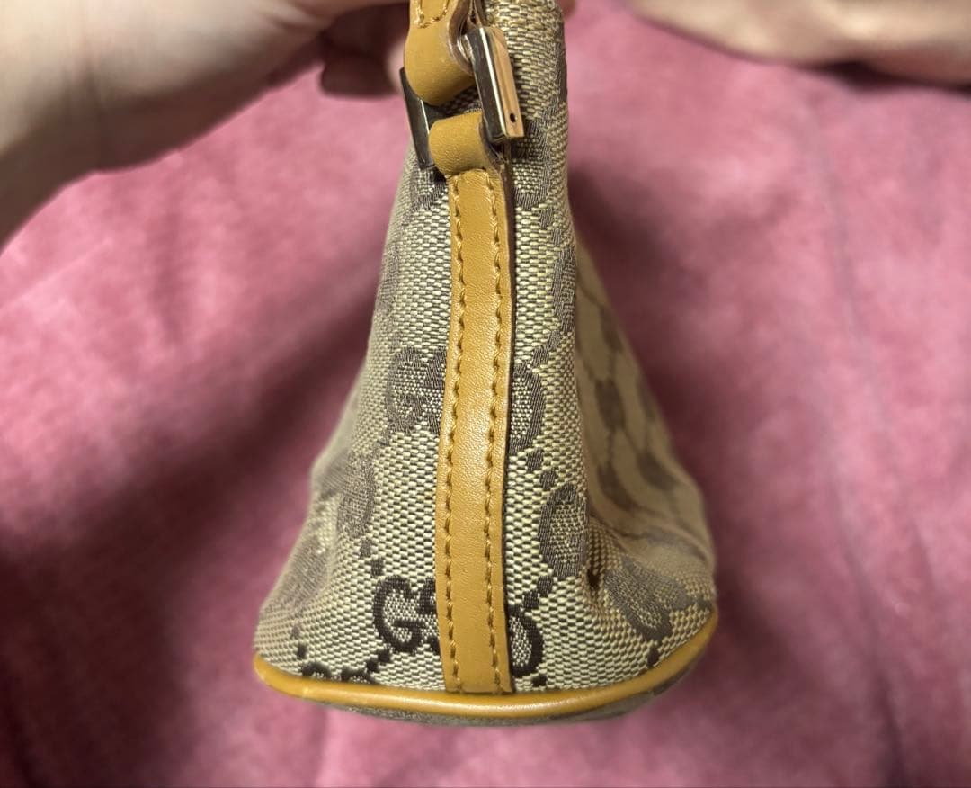 美品 GUCCIアクセサリーポーチ GG柄 キャンバス レザーハンドバッグ