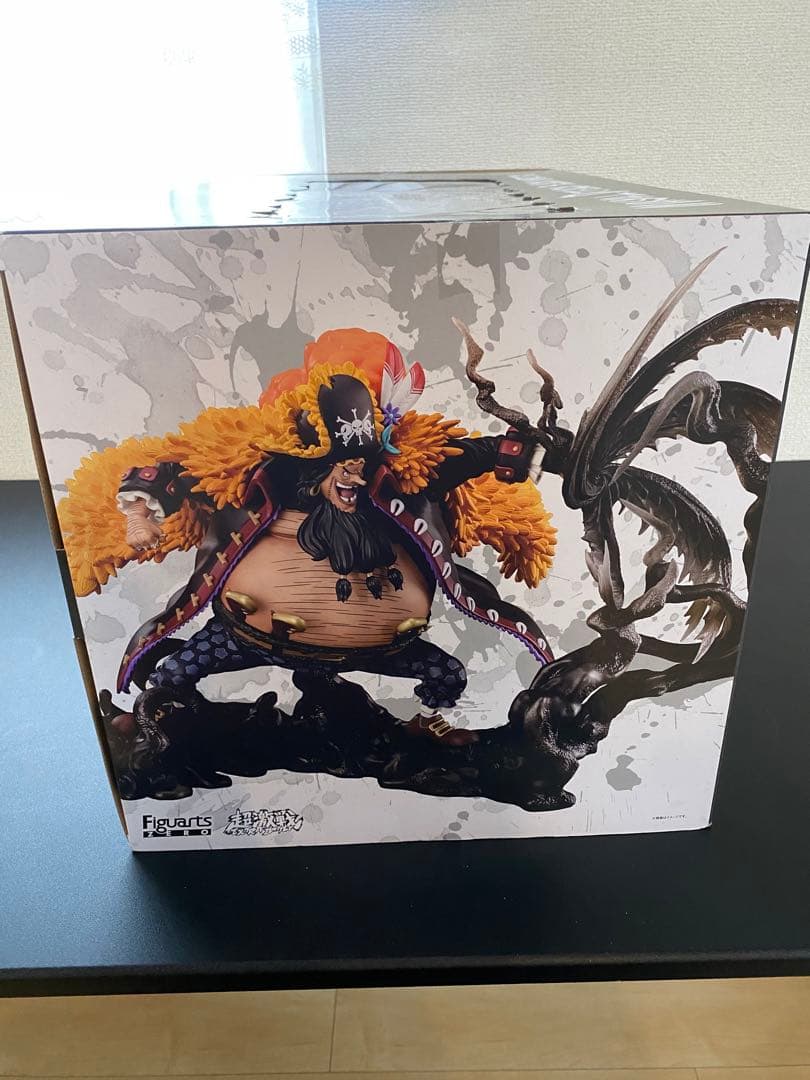 ワンピース　フィギュアーツ　黒ひげ　ティーチ　闇水　フィギュア