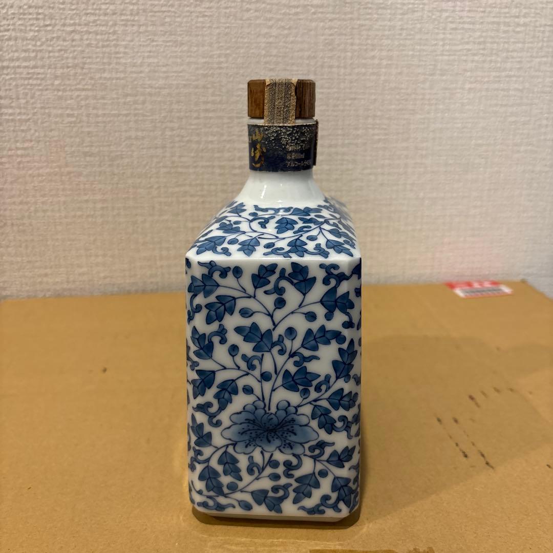 サントリーピュアモルトウイスキー　山崎12年 有田焼 染付牡丹唐草亥絵 未開封