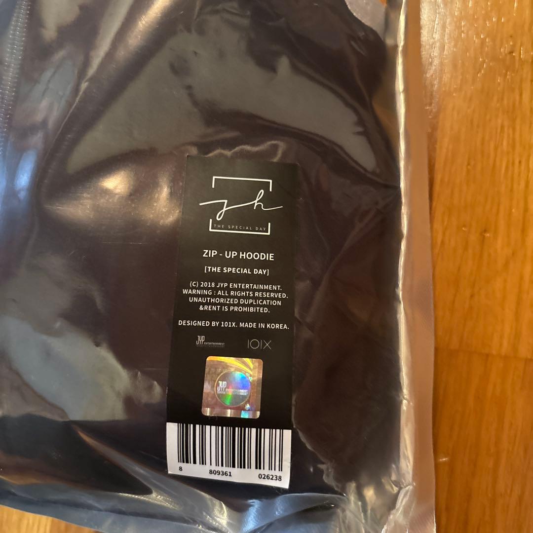 2PM イジュノ　ツアーグッズ　ぺんぺんパーカー