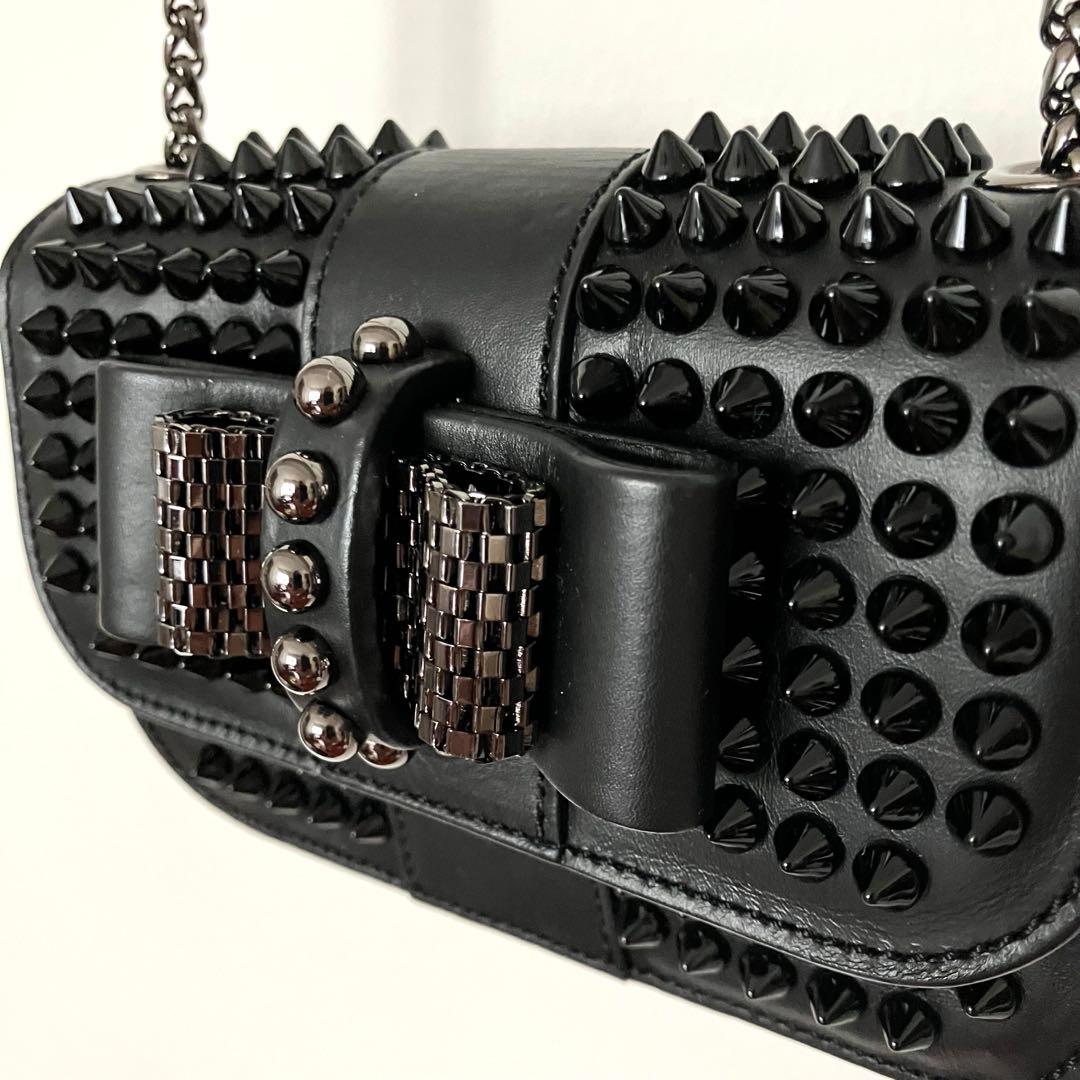 美品クリスチャンルブタン スイートチャリティ レザースタッズショルダーバッグ
