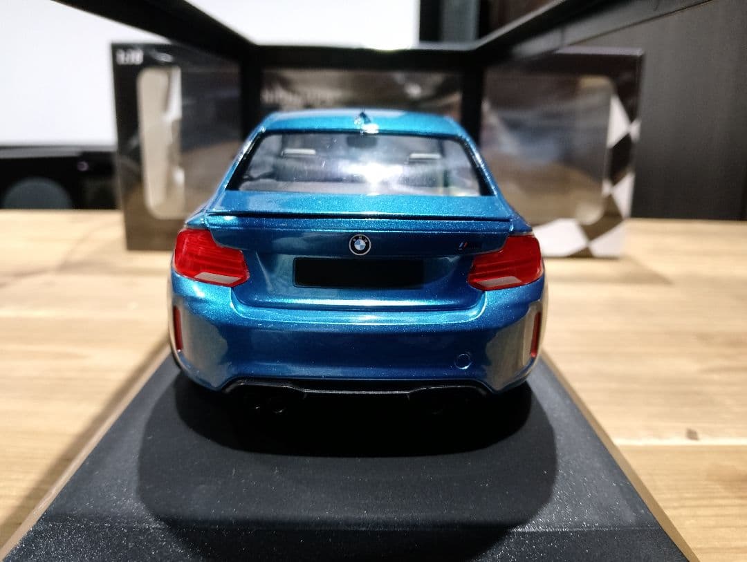 1/18 BMW M2 コンペティション　ミニカー　ロングビーチブルー