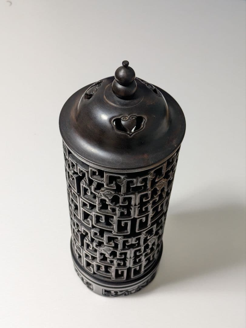 『最終値下げ』中国の香炉　紫檀　透かし彫り