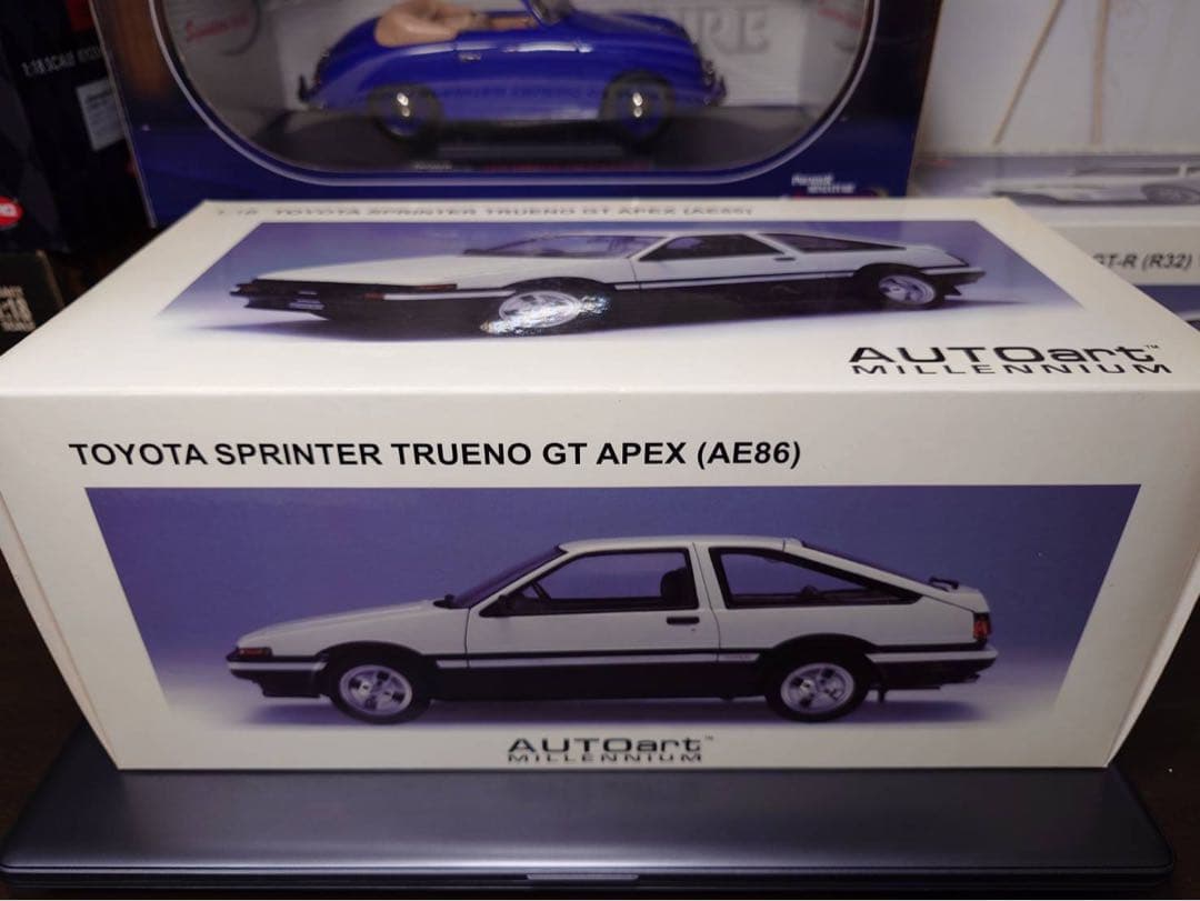 ぐうー レア　オートアート1/18ミニカー トヨタ スプリンタートレノ