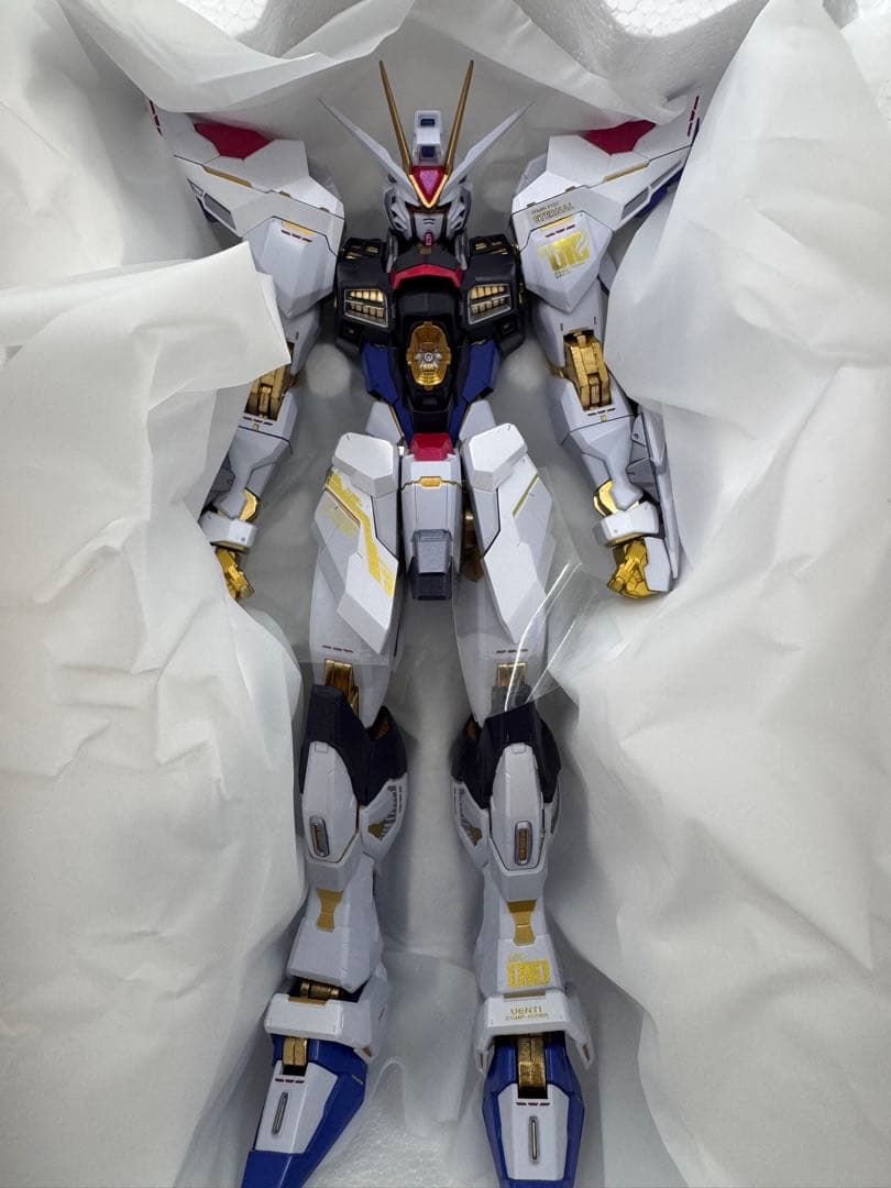 ロボット BANDAI L BUILD STRIKE FREEDOM GUNDAM