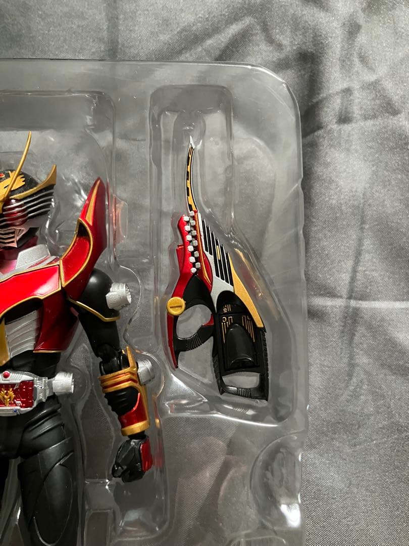 仮面ライダー龍騎　フィギュアーツ　龍騎サバイブ