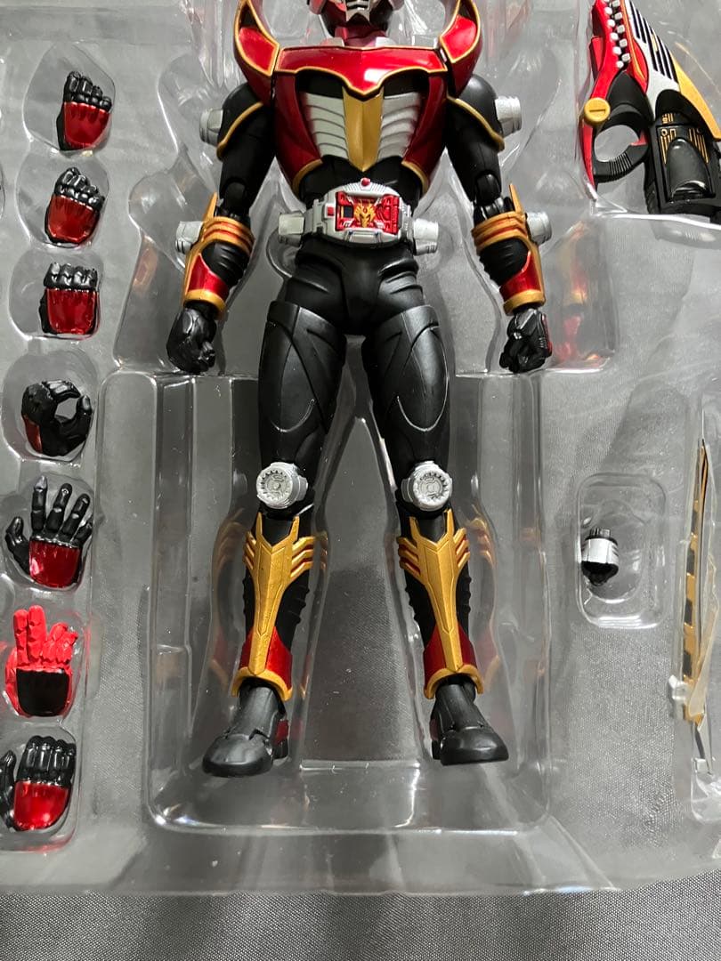 仮面ライダー龍騎　フィギュアーツ　龍騎サバイブ