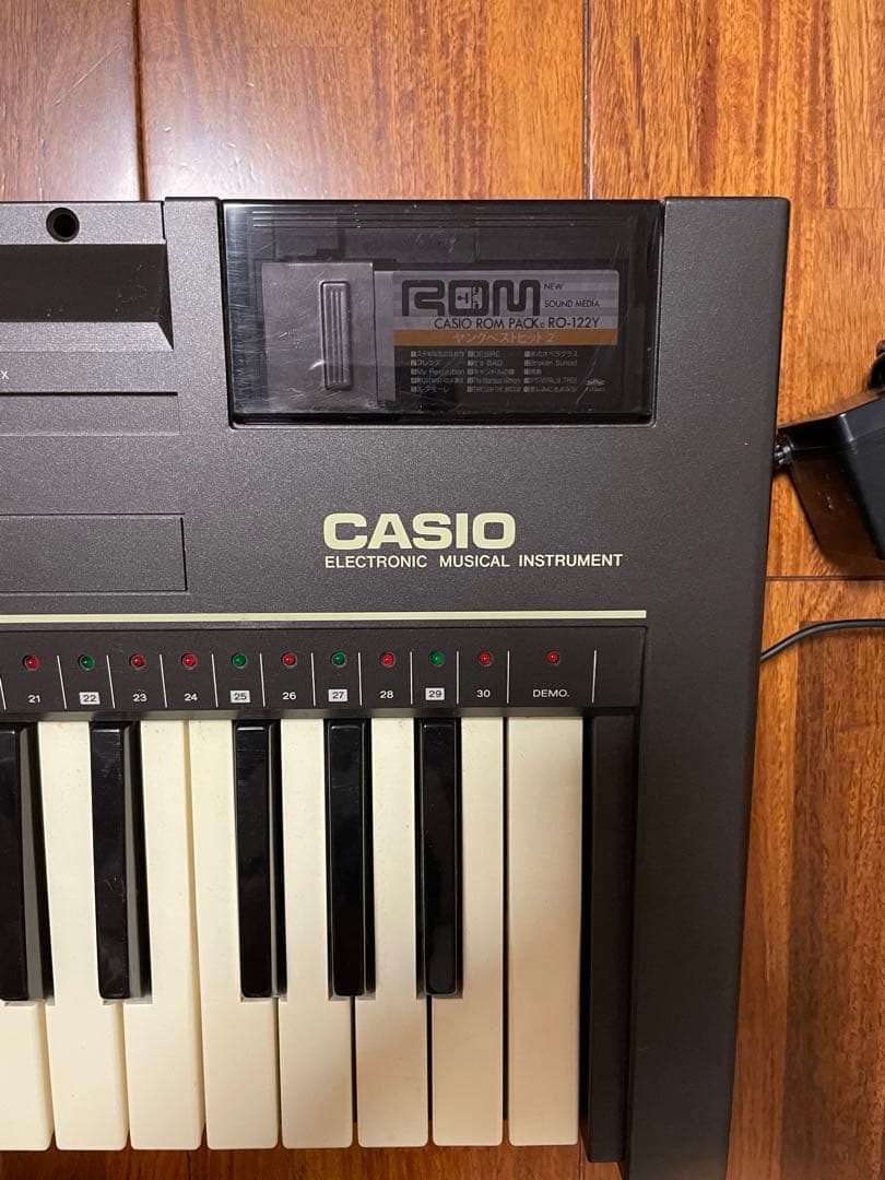 CASIO カシオ　電子ピアノ　電子キーボード　CT-805