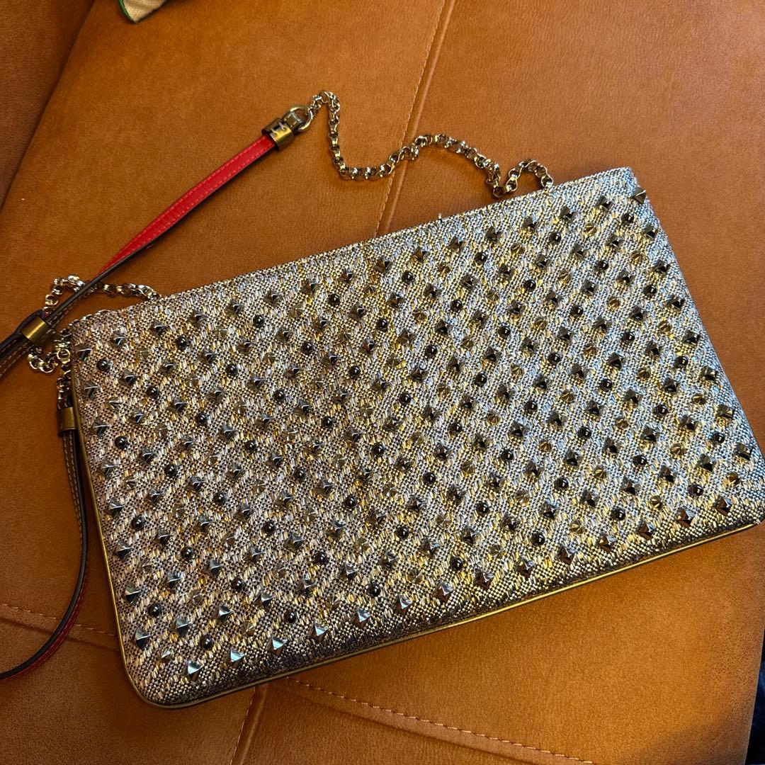 ルブタンショルダーバック