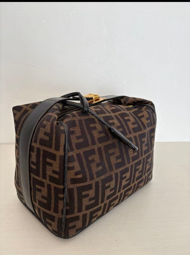 FENDI フェンディ ズッカ 柄バニティバッグ ブラウン 茶