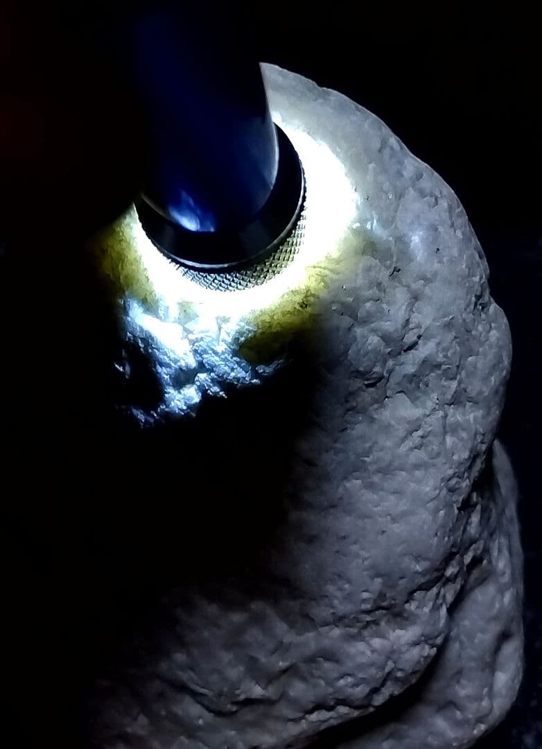 ★翡翠原石★糸魚川硬玉【姫川・転石ウブ1.7kg】