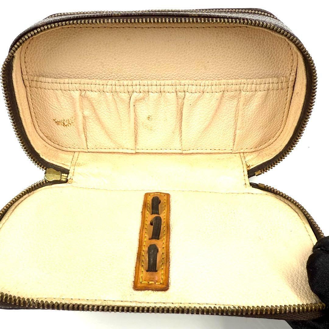 LOUIS VUITTON ルイ・ヴィトン　モノグラム 化粧ポーチ