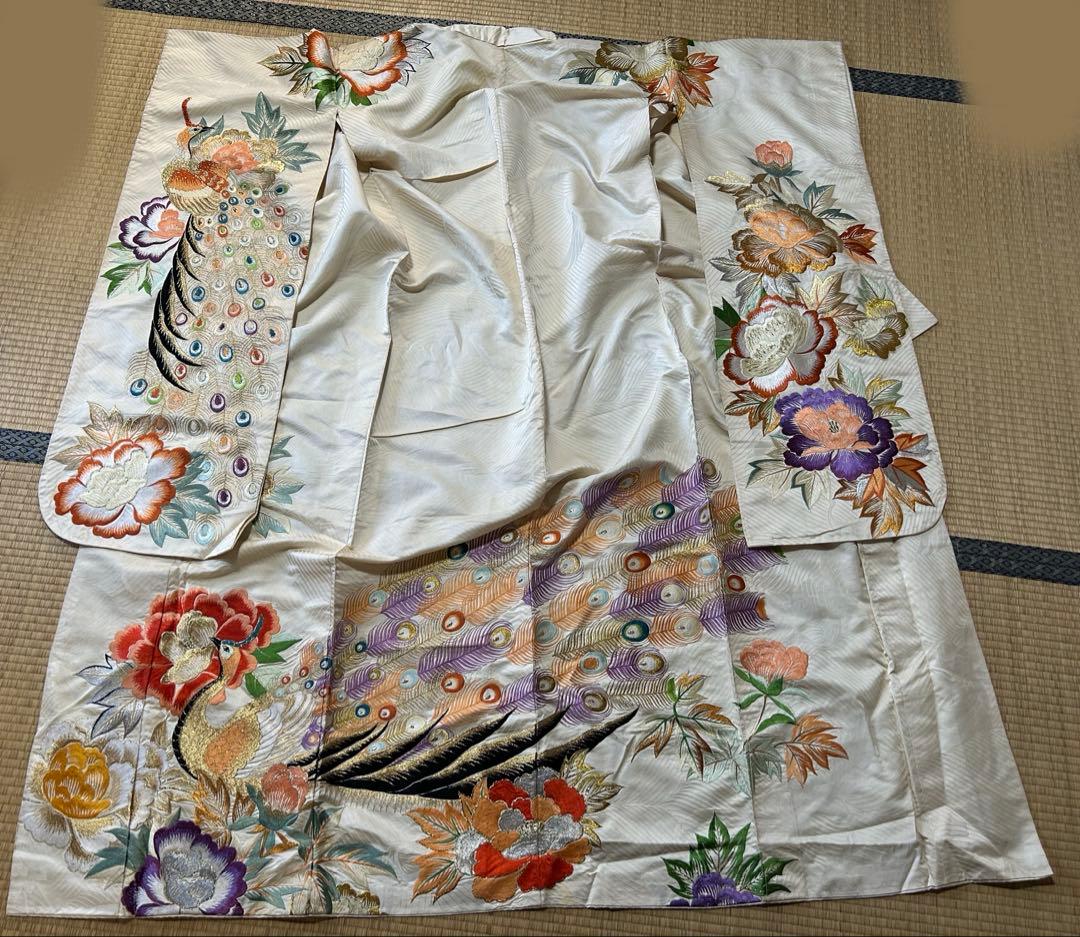豪華絢爛　アンティーク振袖　昭和レトロ　刺繍　孔雀　鳳凰　鶴織　牡丹　エクリュ