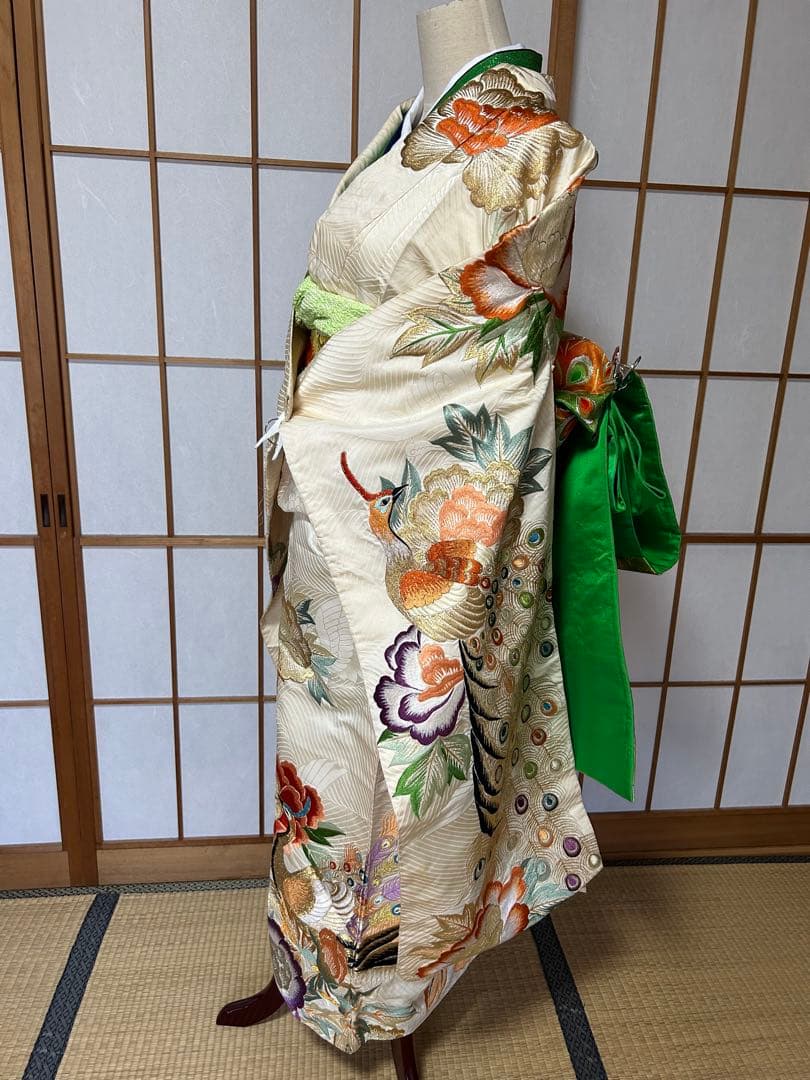 豪華絢爛　アンティーク振袖　昭和レトロ　刺繍　孔雀　鳳凰　鶴織　牡丹　エクリュ