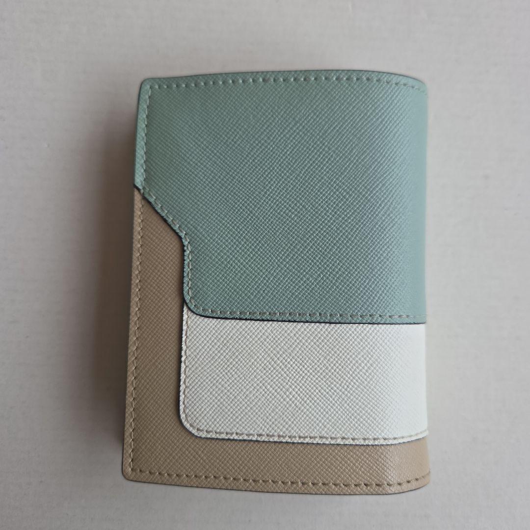 あ*様 マルニ　MARNI　財布　二つ折り