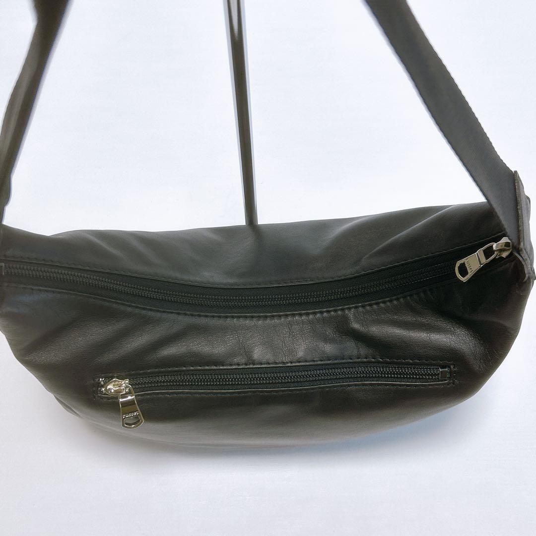 現行✨大人気✨russet ラシット ソフトレザーラウンドショルダーバッグ 黒