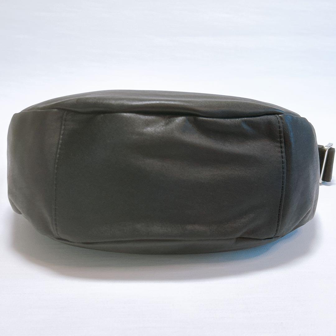 現行✨大人気✨russet ラシット ソフトレザーラウンドショルダーバッグ 黒