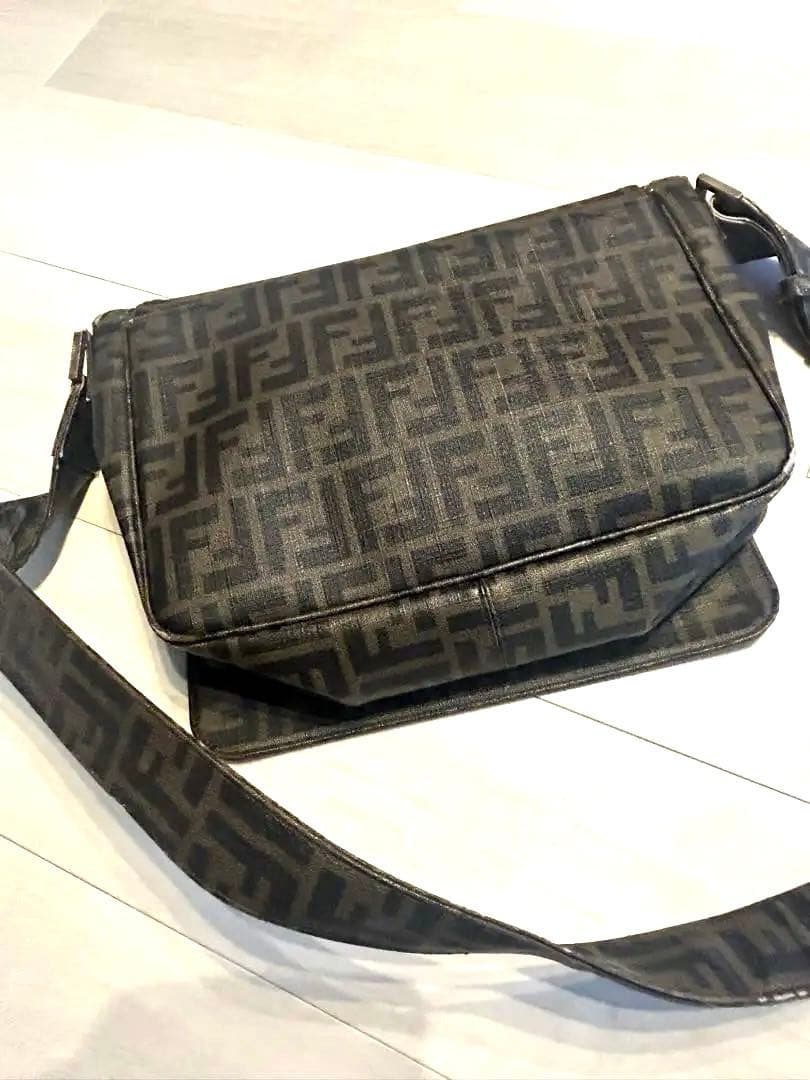 Fendi FFロゴパターン ショルダーバッグ