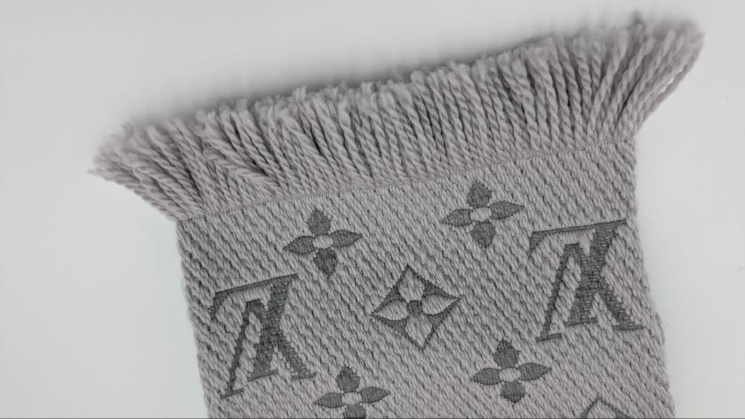 LOUIS VUITTONルイヴィトン＊モノグラム マフラー / ストール