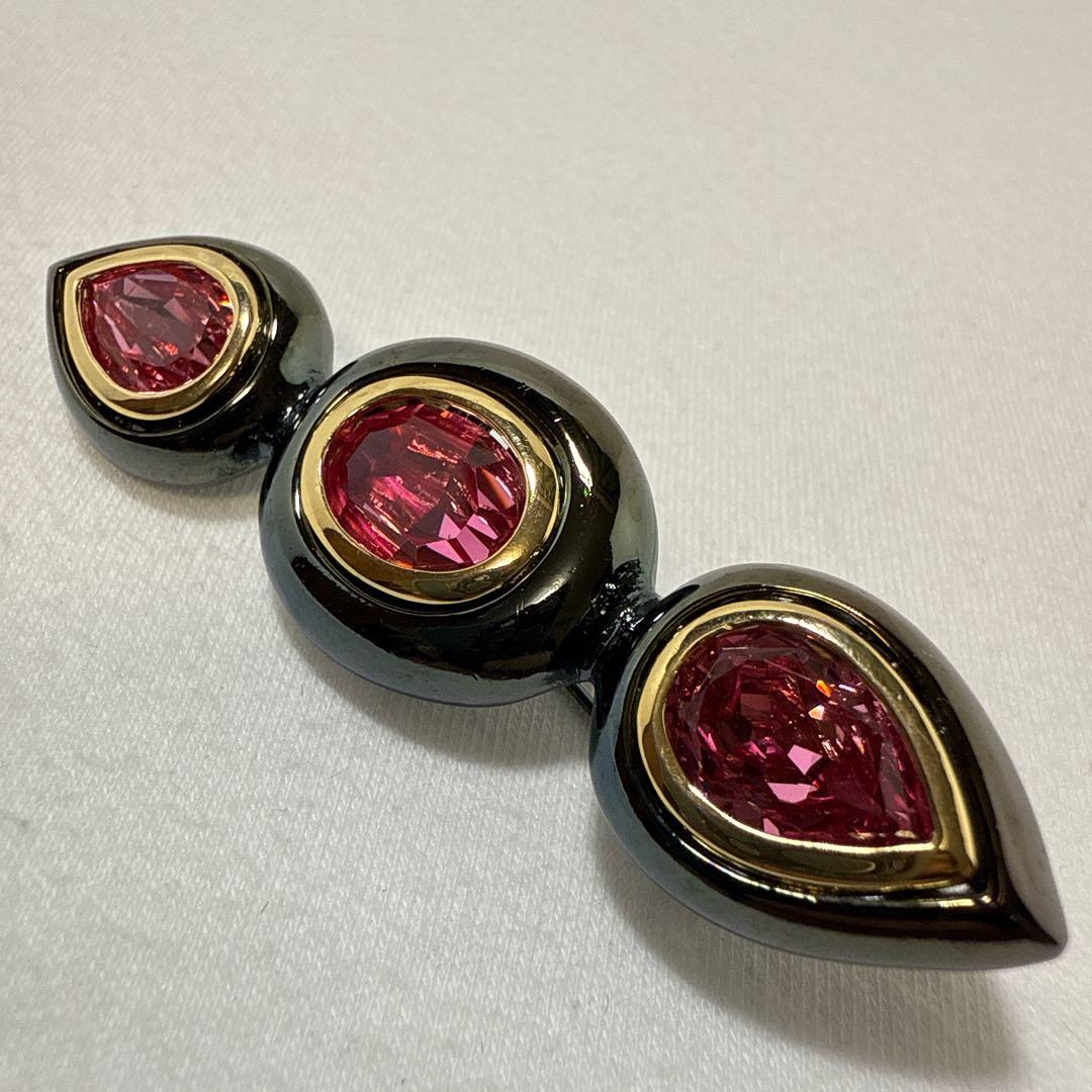 YSL イヴサンローラン ブラック レッド カラーストーン ブローチ