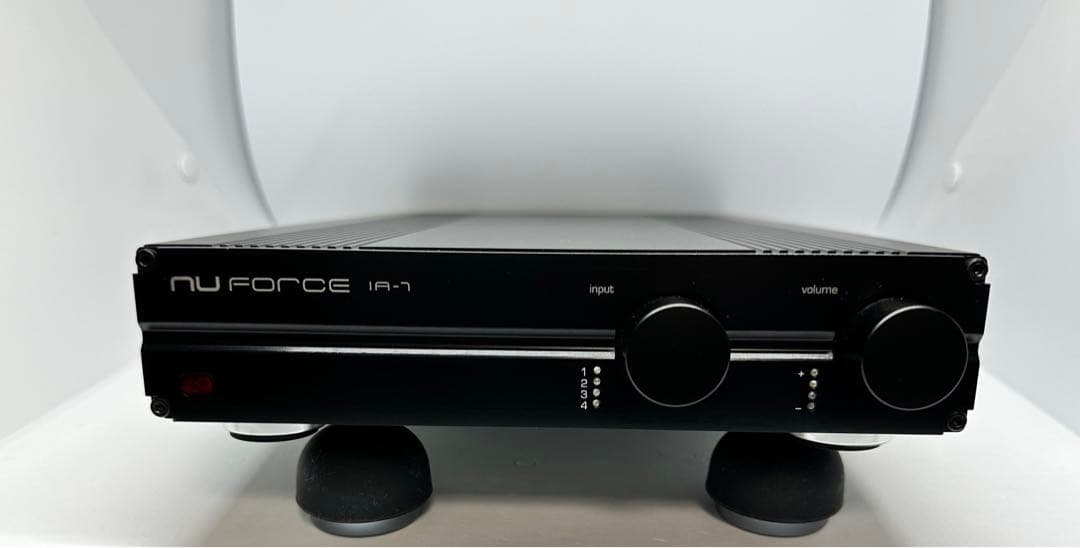 NuForce デジタルアンプ　IA-7 Amplifier