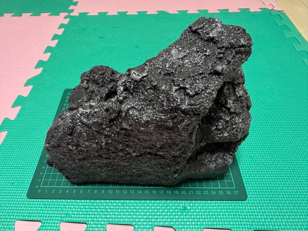 新春セール！！手作り爬虫類シェルター（ゴツゴツ岩感・陶器埋め込み）