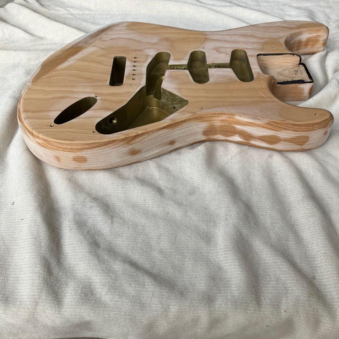 フェンダー ストラトキャスター ボディ未塗装