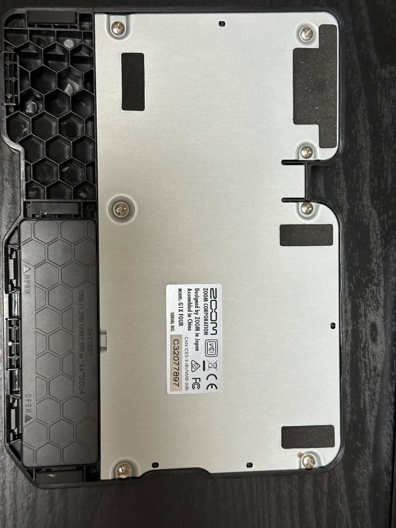 ZOOM G1X FOUR マルチエフェクトプロセッサー