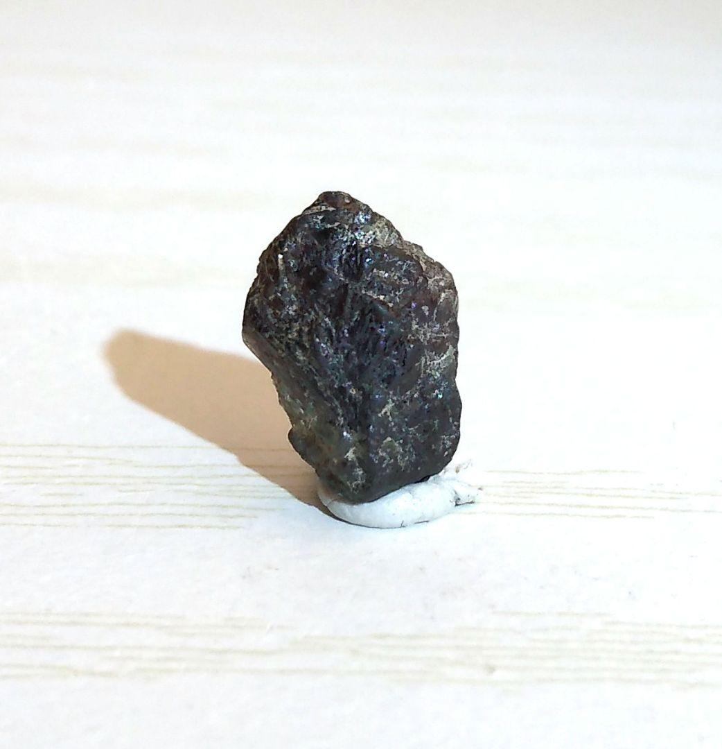 アレキサンドライト　希少宝石鉱物標本