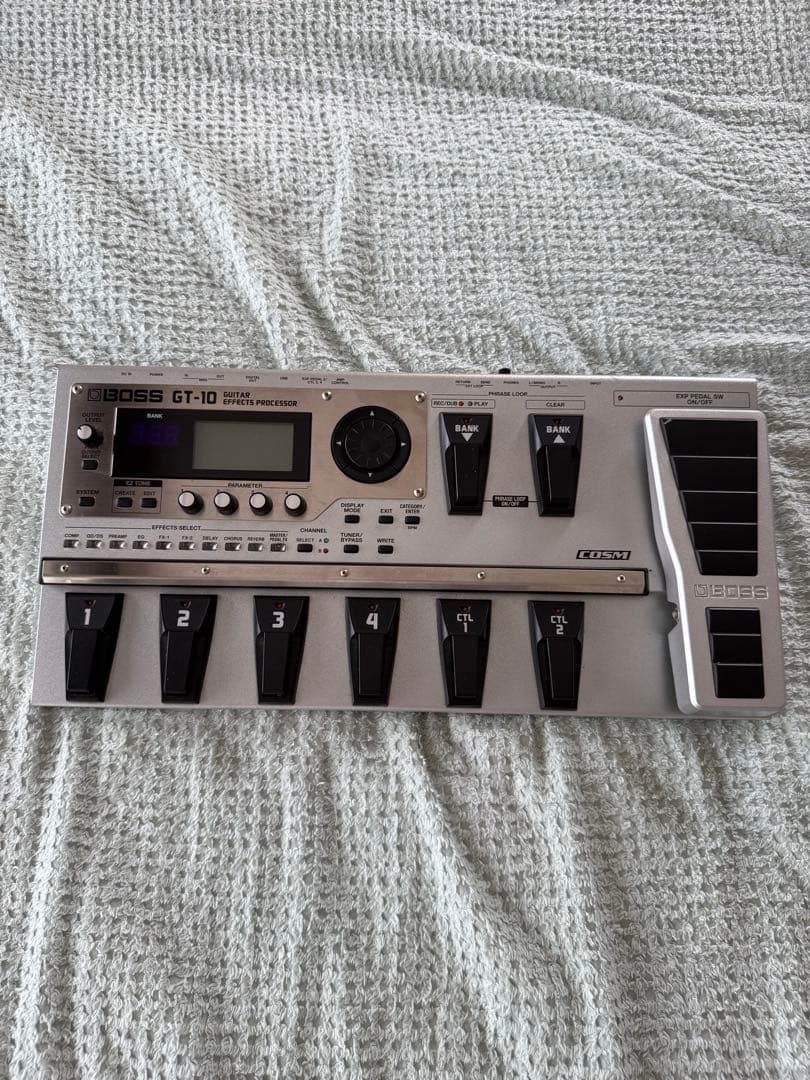 【美品】BOSS GT-10 （シールド、電源アダプタ、ヘッドフォン付属）