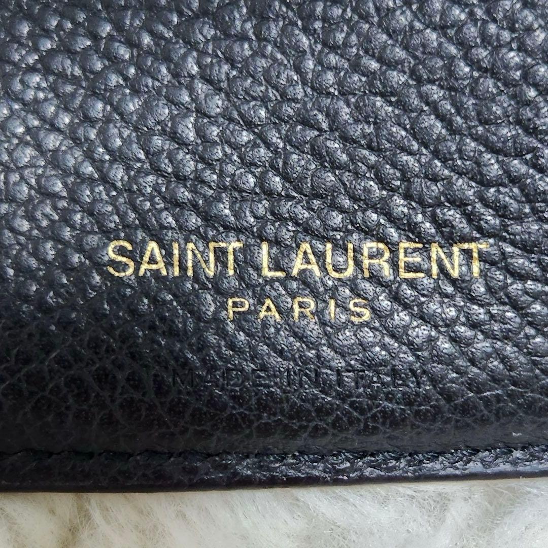 ✨極美品　現行デザイン✨サンローラン　三つ折り　カサンドラ　シボ革　ゴールドロゴ