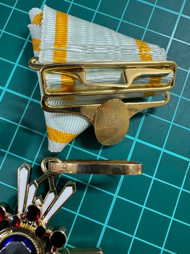 勲三等瑞宝章 タイピン付き 瑞宝章 記章 勲章 タイバー 襟章 略章