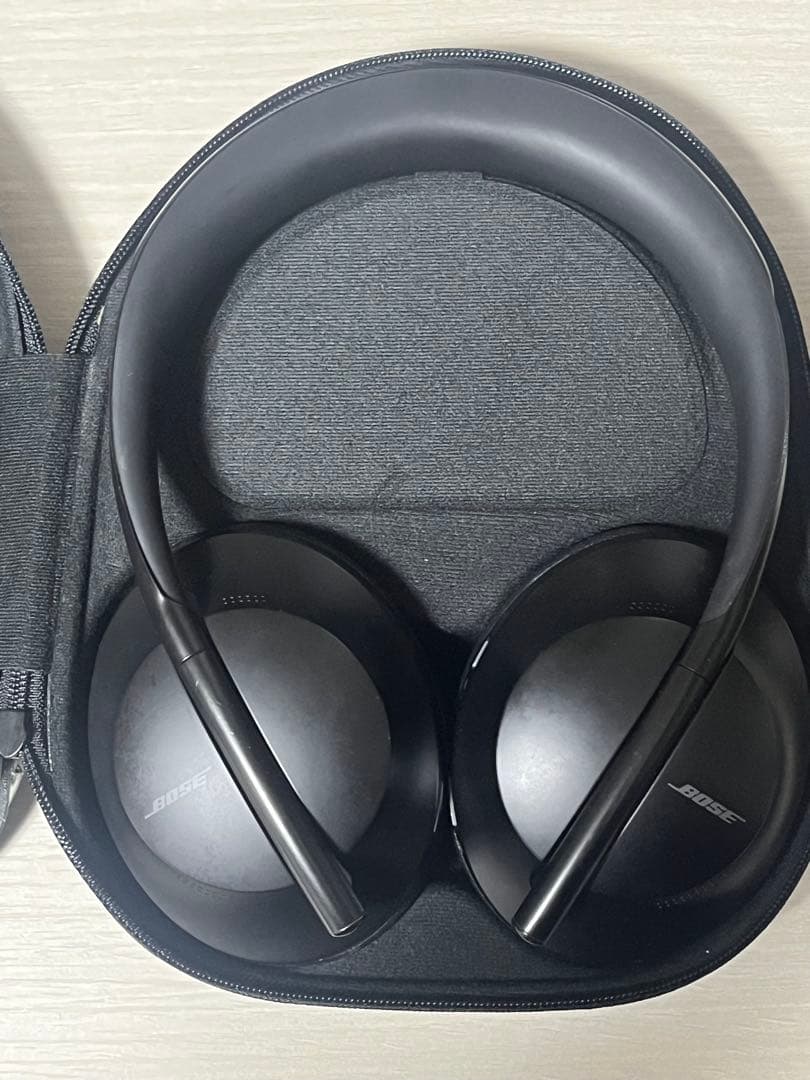 Bose ワイヤレスヘッドホン 収納ケース付き