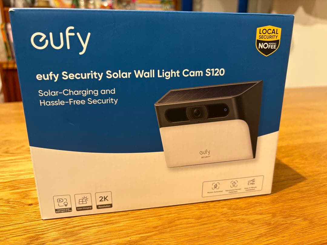 防犯カメラ Anker eufy Solar WallLight Cam S120