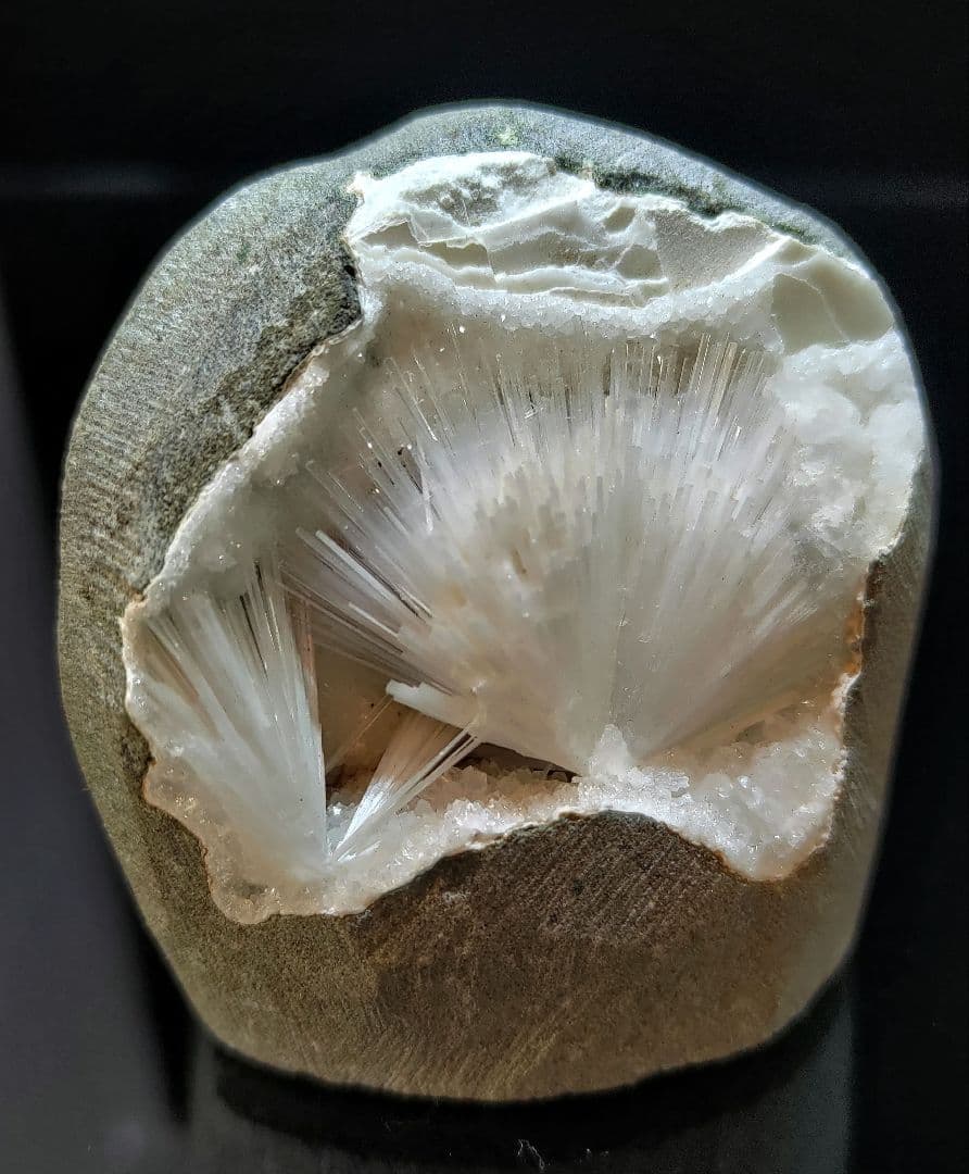 スコレサイト インド産 鉱石 鉱物 ミネラル 標本 原石 母岩付き