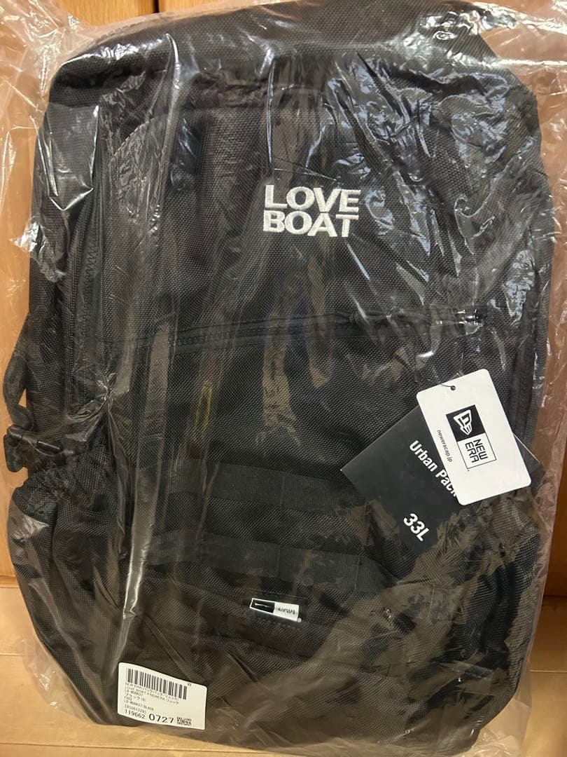 NEWERA×LOVE BOAT ブラックリュック 33L