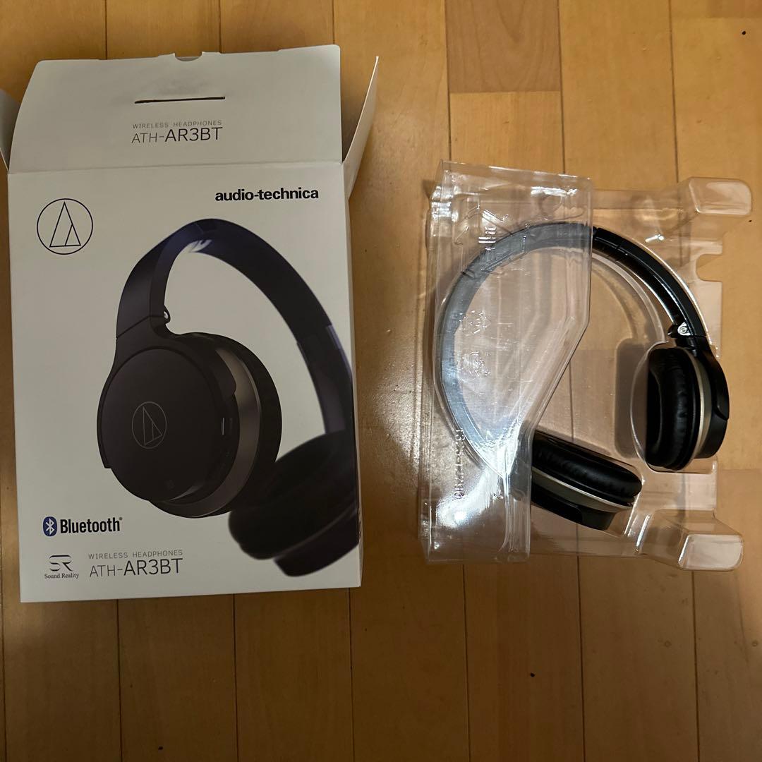 箱と説明書も付いてます。スイッチの反応は問題なく反応します。