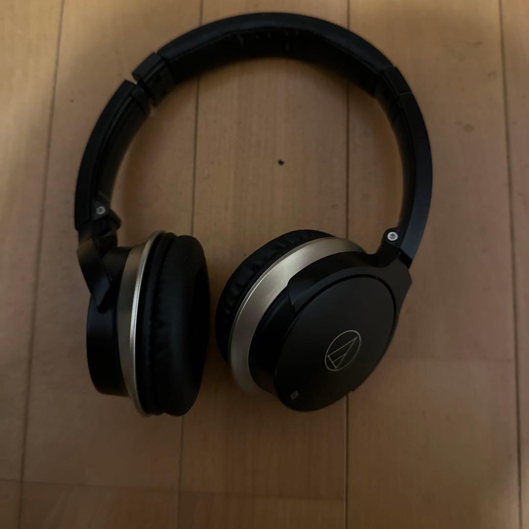 箱と説明書も付いてます。スイッチの反応は問題なく反応します。