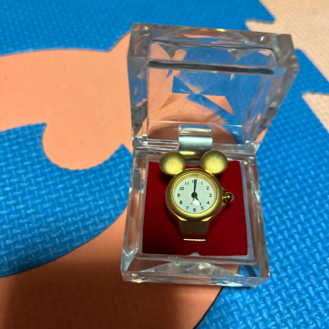 Disneyミッキー　指時計　リングウォッチ　指輪型ウォッチ