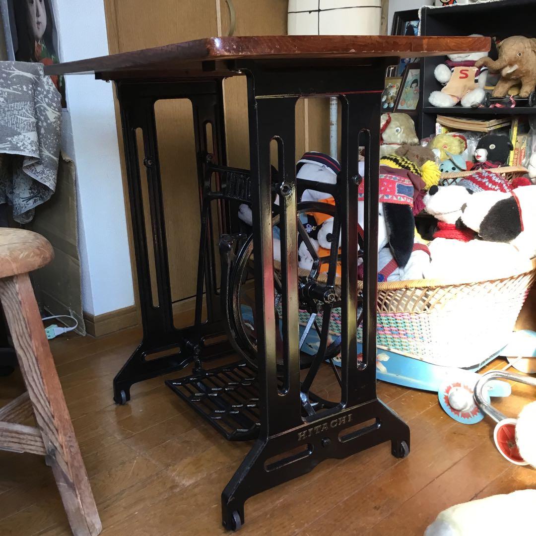 ※アンティーク※ HITATI足踏みミシン脚のテーブル　アイアン