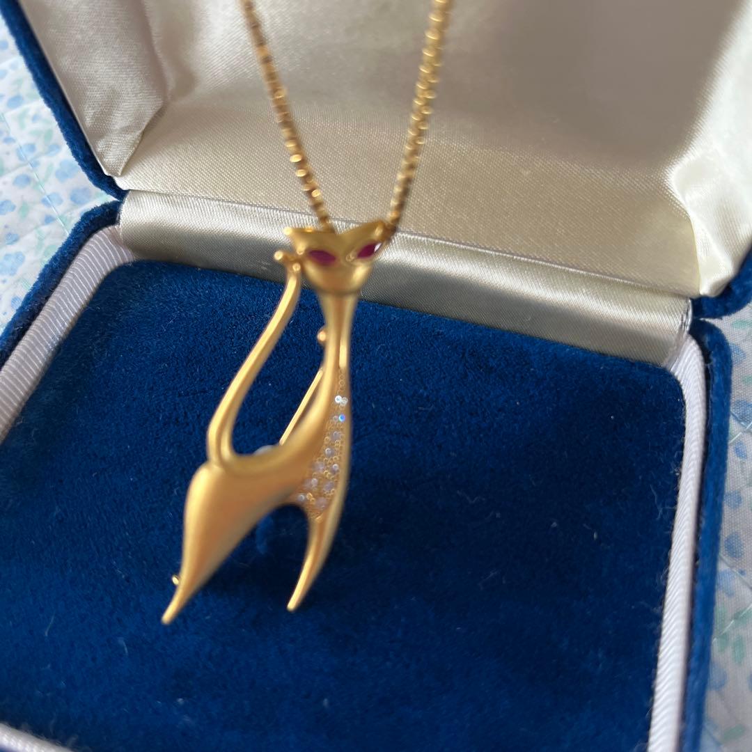 お値下げ　K18 ネコのデザイン　ブローチ＆ペンダント　8g