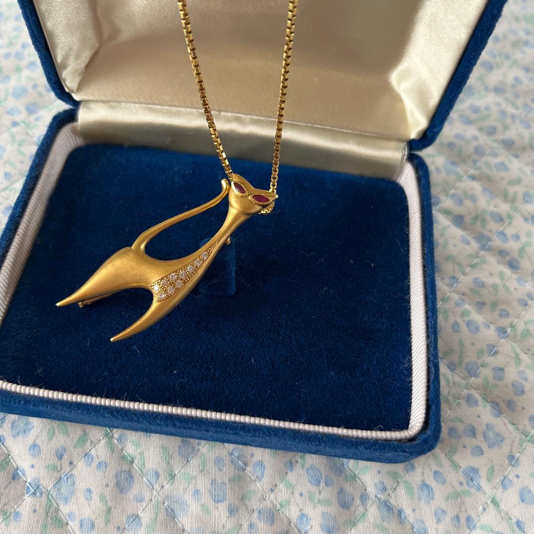 お値下げ　K18 ネコのデザイン　ブローチ＆ペンダント　8g