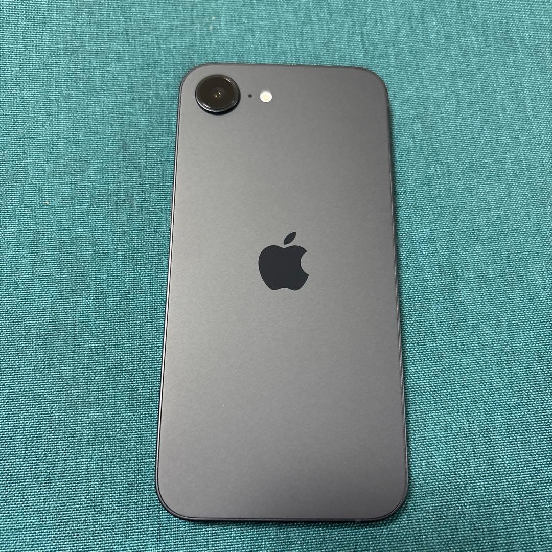 iPhone16e 128GB 1ヶ月のみ使用 SIMフリー ブラック