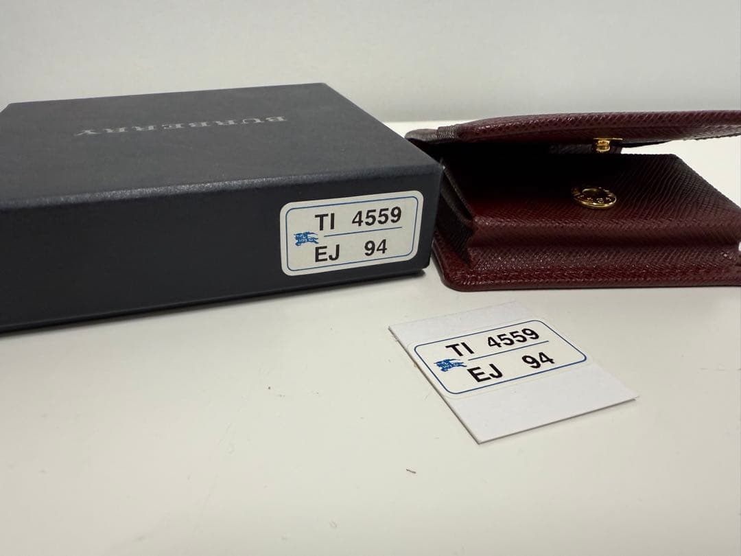 極美品【BURBERRY】ノバチェック ベージュ×ブラウン ケース 箱付き