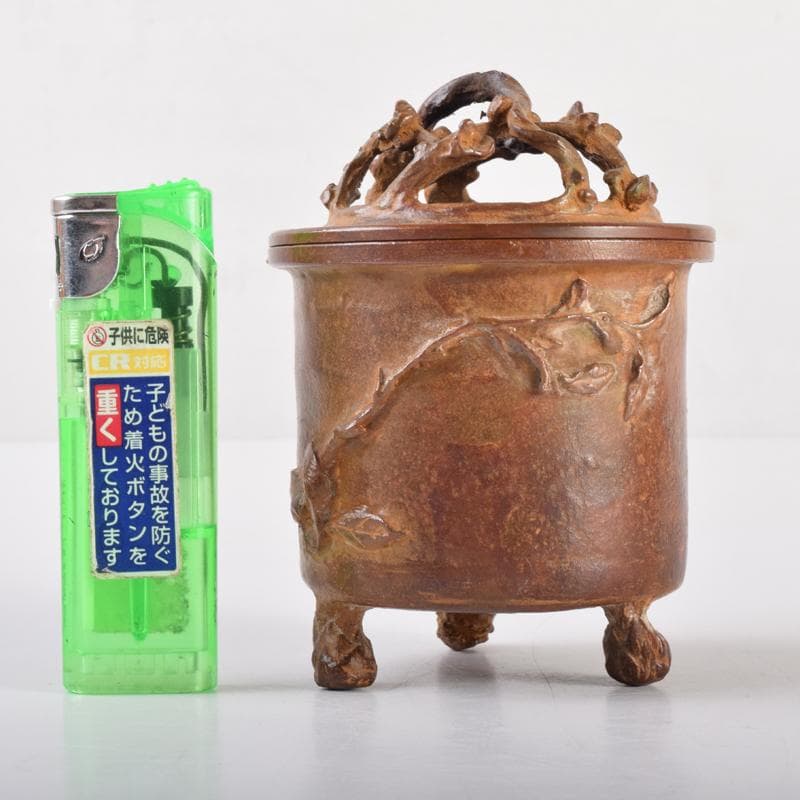 高岡銅器　三好三治造　蝋型鋳銅　花草文香炉　共布共箱　V　6971